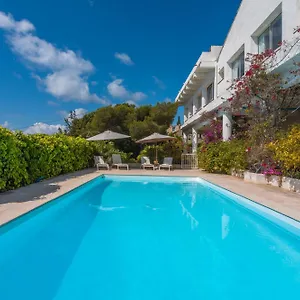 https://villa-paradis-83380.fr-provencehotel.com